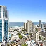 Circle On Cavill, 1 Bedroom Ocean Family Apartment Surfers Paradise