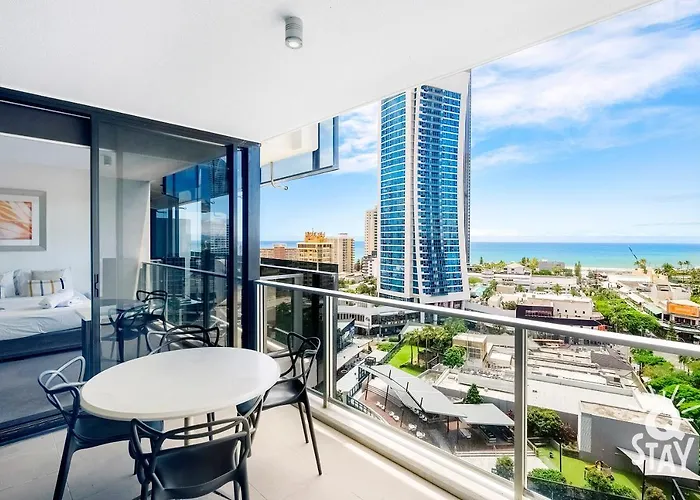 Circle On Cavill, 1 Bedroom Ocean Family Apartment Surfers Paradise
