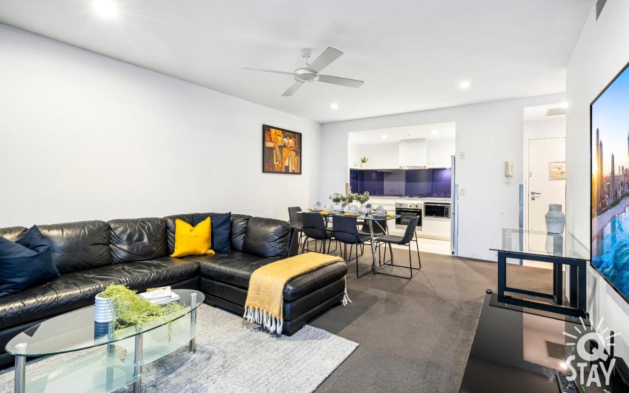 Circle On Cavill, 1 Bedroom Ocean Family Surfers Paradise Apartment *