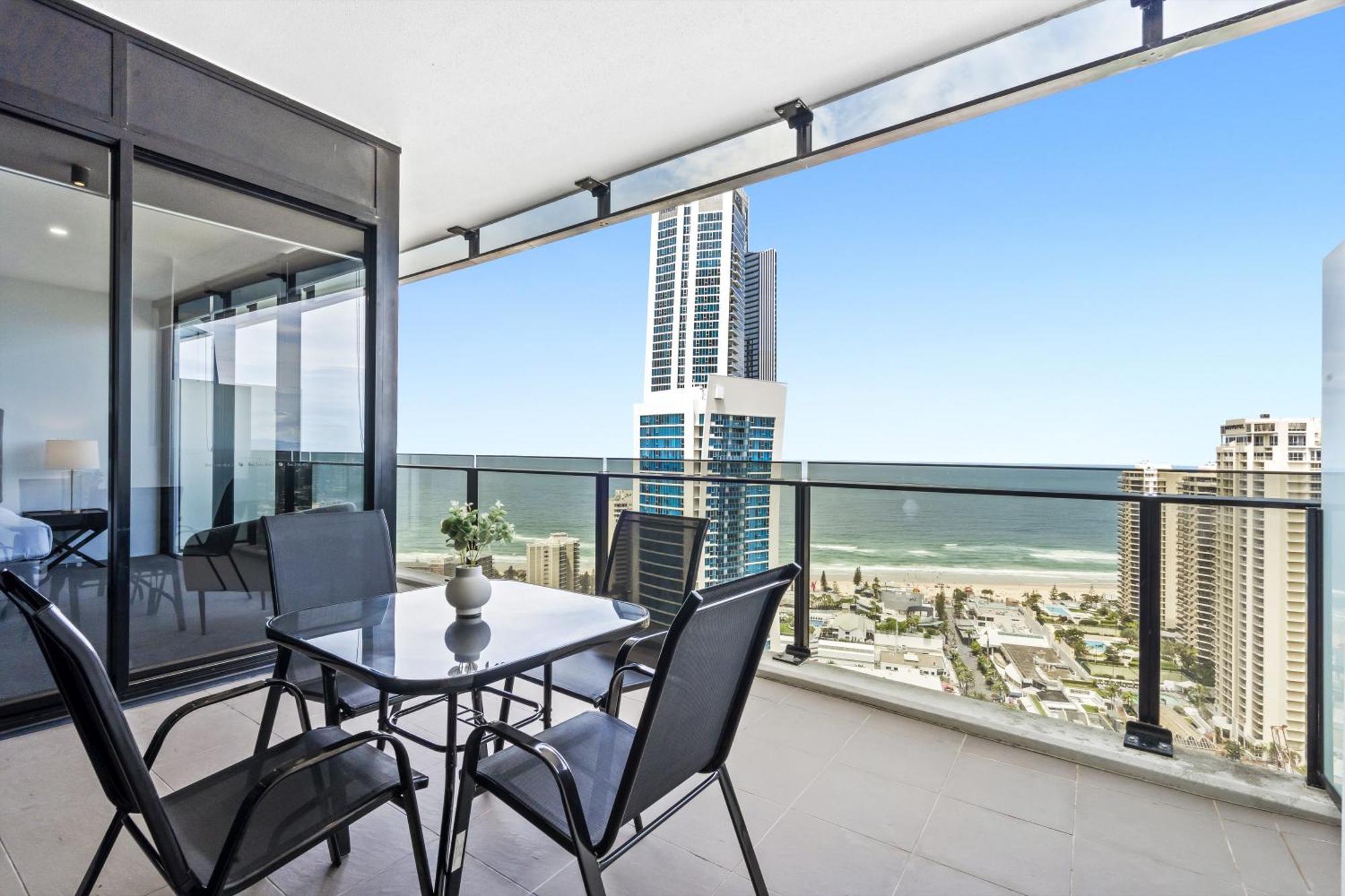 Circle On Cavill, 1 Bedroom Ocean Family Surfers Paradise