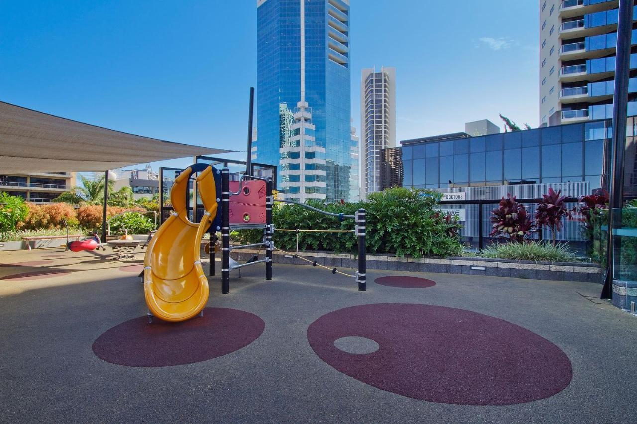 Circle On Cavill, 1 Bedroom Ocean Family Surfers Paradise Apartment Gold Coast